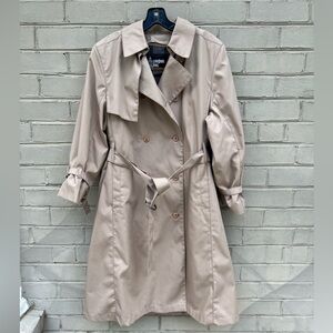 EUC Vintage London Fog Removable Lining Size 12P Tan Classic Trench Coat